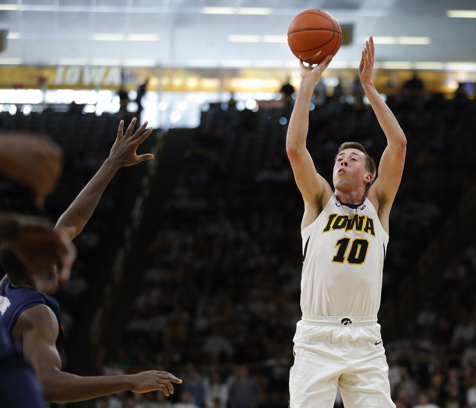 Illinois Iowa Basketball